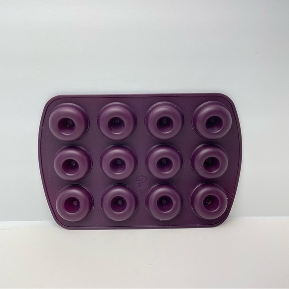 MINI Donut Silicone Tray - Picture 4 of 5